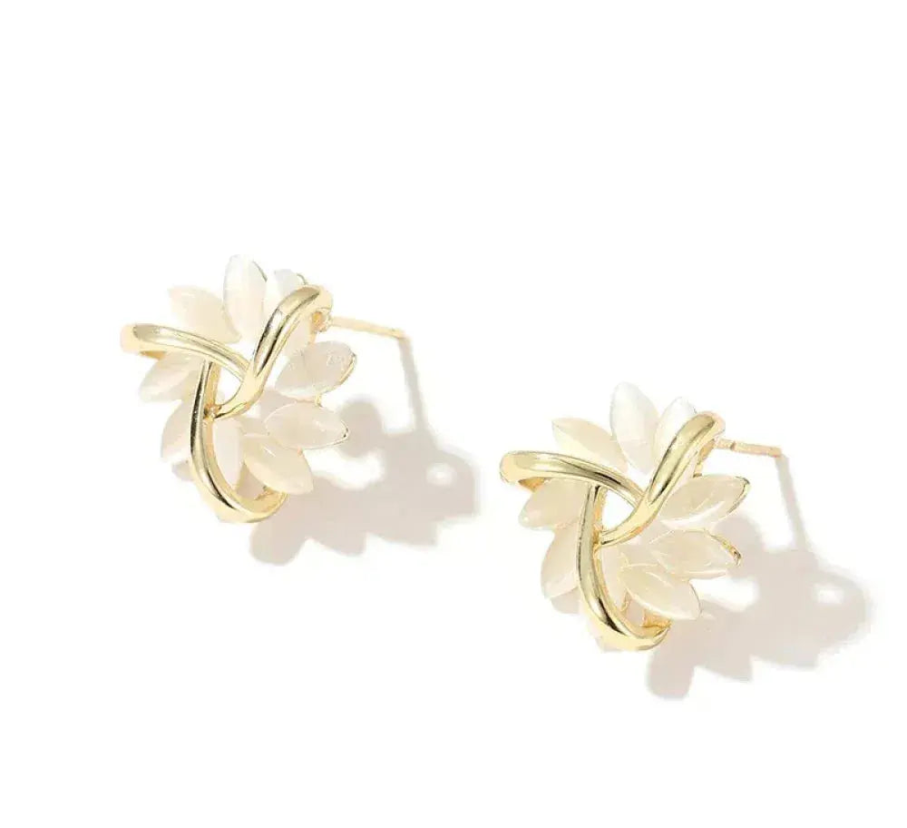 Elegant and exquisite opal petal circle stud earrings in golden