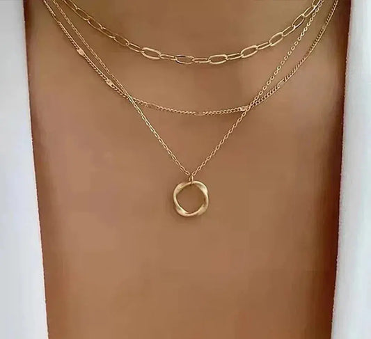 Vintage golden layered chain & pendant necklace
